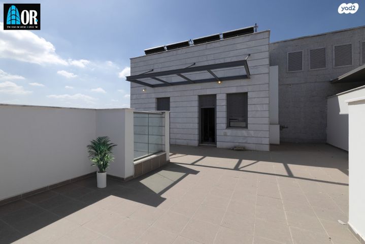 דופלקס, ש"י עגנון, נאות שמיר, יבנה