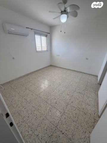 דירה, עין גדי, שכונה ט', באר שבע