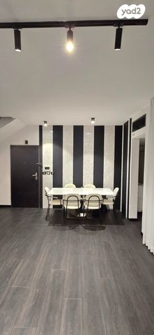 גג/ פנטהאוז, י"ד הבנים 7, כפר גנים ב, פתח תקווה