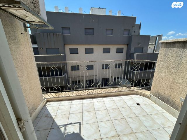 גג/ פנטהאוז, נוף הכרמל 15, בית וגן, קרית אתא