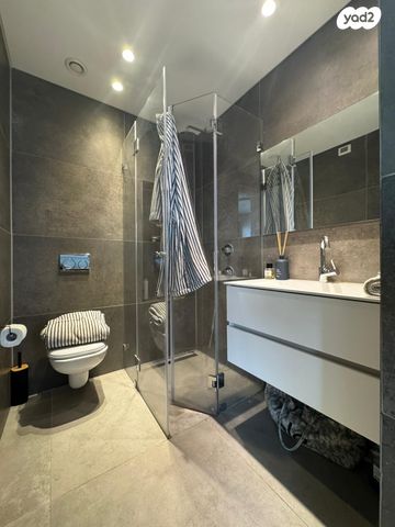 דירה, הרצל 52, פלורנטין, תל אביב יפו