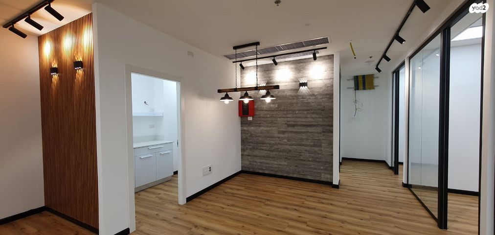 משרדים, יצחק שדה, מונטיפיורי, הרכבת, תל אביב יפו