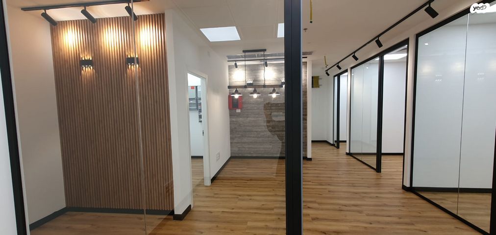 משרדים, יצחק שדה, מונטיפיורי, הרכבת, תל אביב יפו