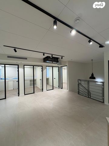 משרדים, היצירה, בורסה, רמת גן