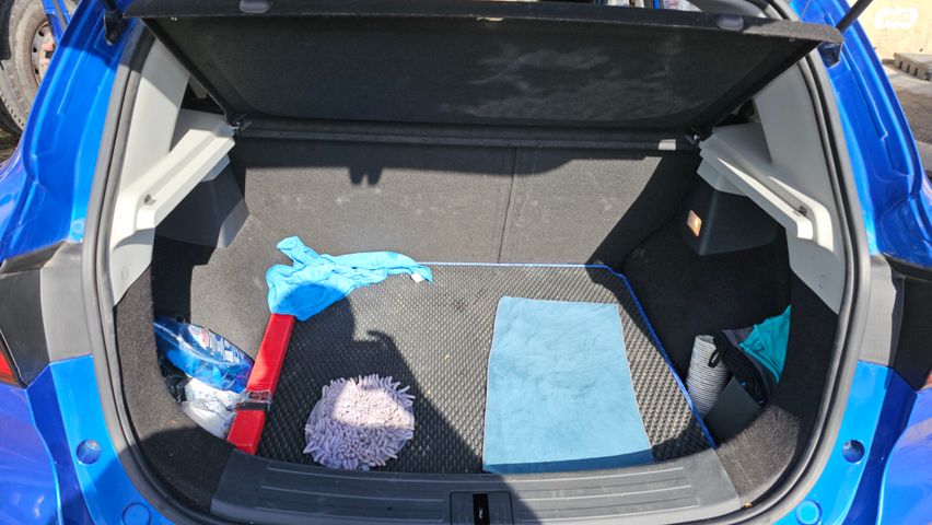 מודעת רכב אם ג'י ZS