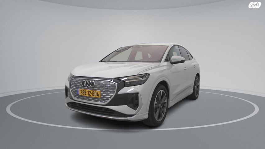 מודעת רכב אאודי Q4 e-tron