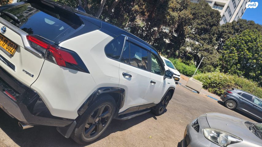 טויוטה RAV4