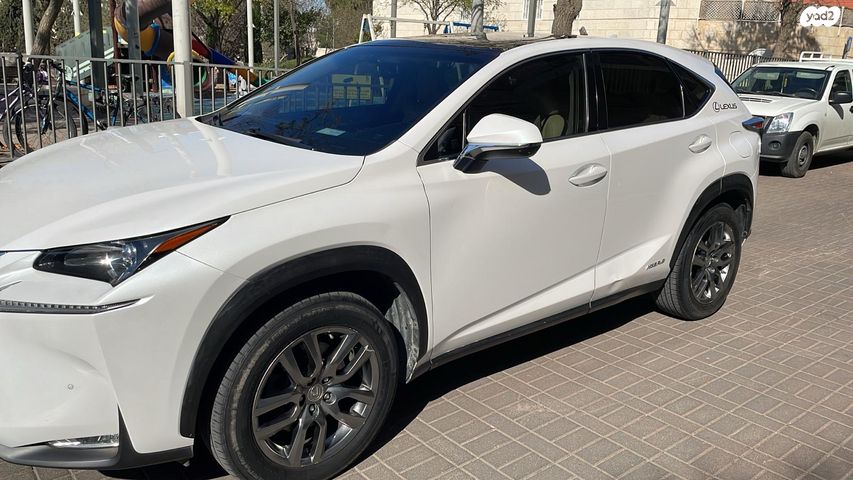 מודעת רכב לקסוס NX