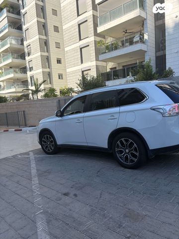 מיצובישי אאוטלנדר