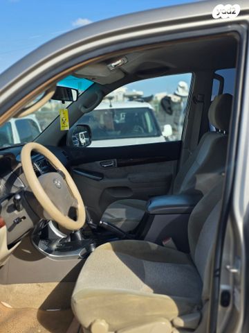 טויוטה לנד קרוזר