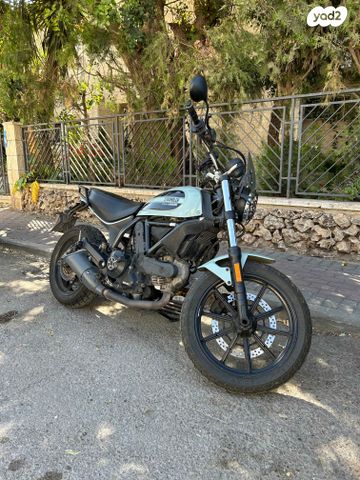 דוקאטי סקרמבלר 400