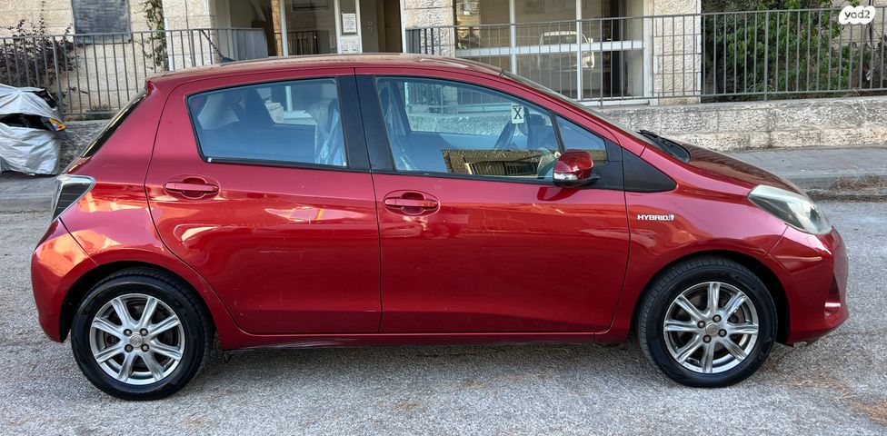 טויוטה יאריס