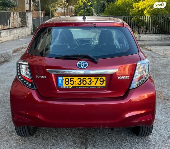 טויוטה יאריס