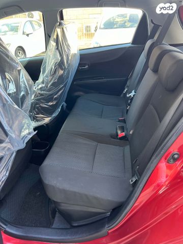 טויוטה יאריס