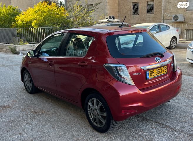 טויוטה יאריס