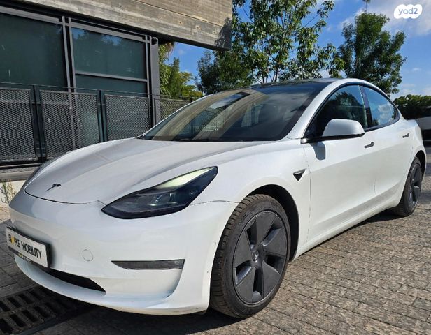 מודעת רכב טסלה מודל 3