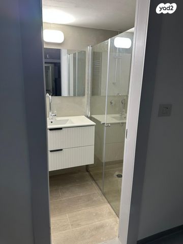 דו משפחתי, האורנים 51, טבעון הוותיקה, קרית טבעון