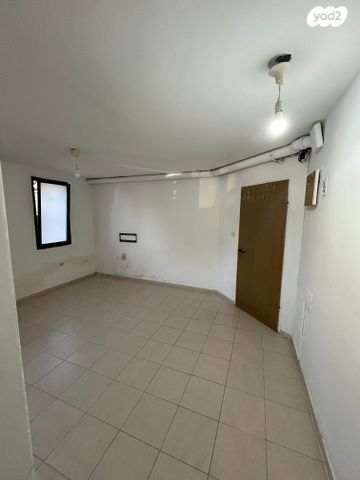 יחידת דיור, השקד 26, רובע ד', אריאל