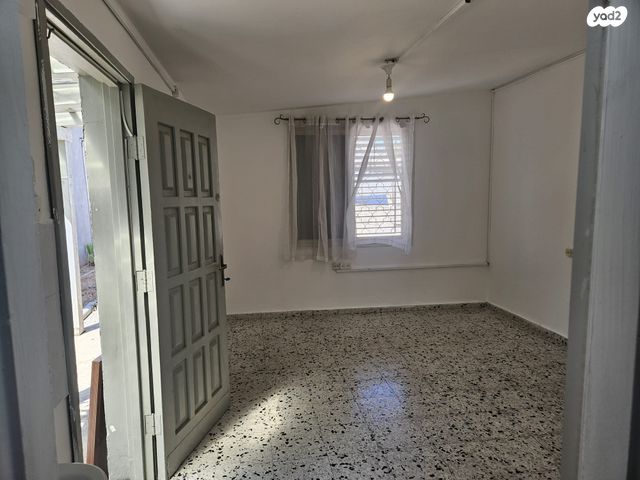 דירה, מנחם עמוסי 10, אביב, ראש העין