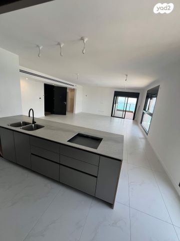 דירה, לויתן 1, חוף הזהב, נתניה