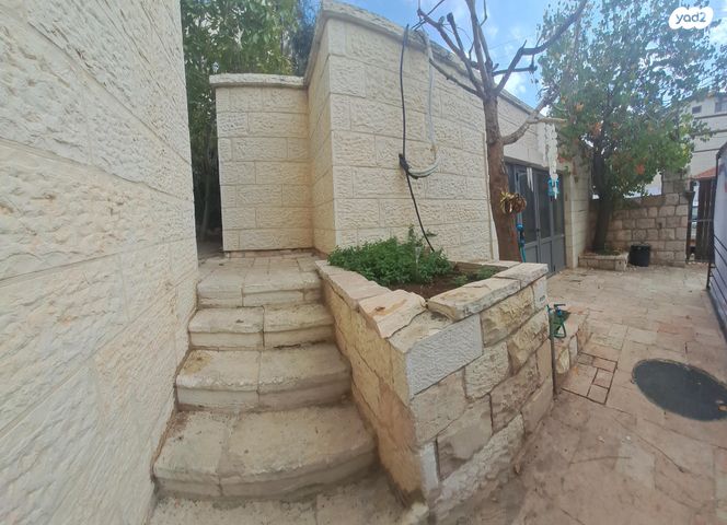 דירת גן, קרית יערים 55, קרית יערים, גבעת זאב