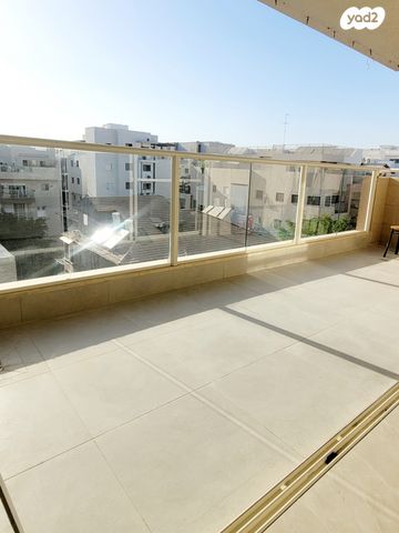 דירה, אהרון קרון, ראשונים, ראשון לציון