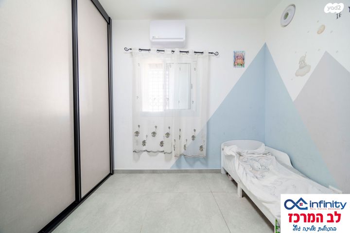 גג/ פנטהאוז, זפרן, עין גנים, פתח תקווה