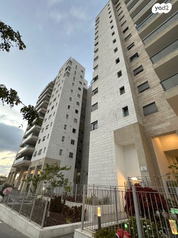 נווה עופר, תל כביר