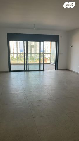 דירה, אמנון ליפקין שחק, נתניה