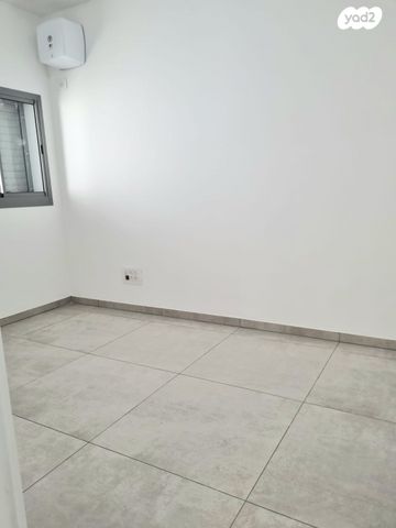 דירה, אבן שפרוט, מרכז, הרצליה