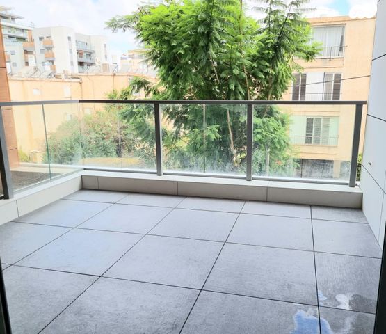 דירה, אבן שפרוט, מרכז, הרצליה