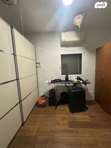 דירה, מרדכי אנילביץ', קרית ויצמן, רעננה