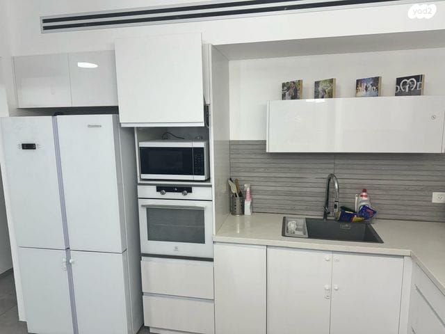 דירה, עץ המשאלות, אדמית / יערית, שלומי