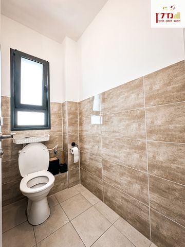 דירה, אסתר המלכה, כרמי גת, קרית גת