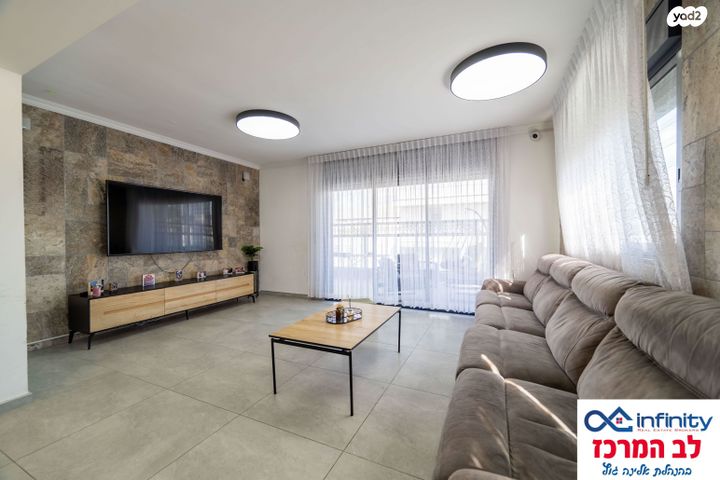 גג/ פנטהאוז, זפרן, עין גנים, פתח תקווה