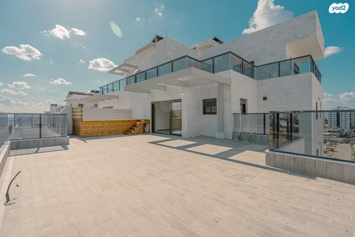 גג/ פנטהאוז, דרך ארץ, חריש