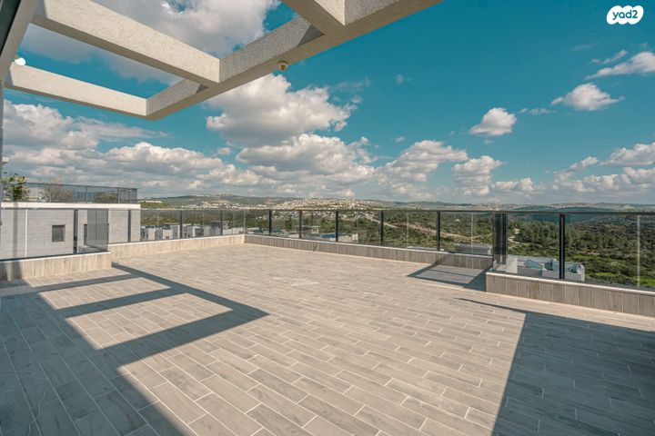 גג/ פנטהאוז, דרך ארץ, חריש