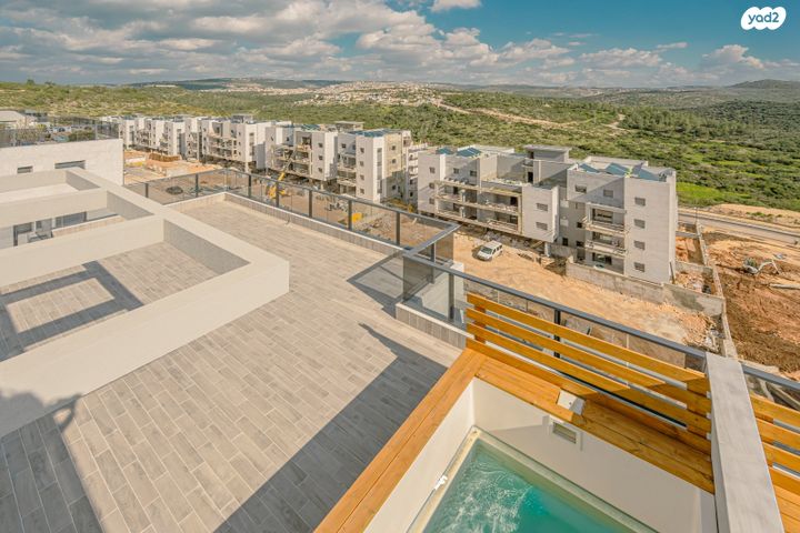 גג/ פנטהאוז, דרך ארץ, חריש