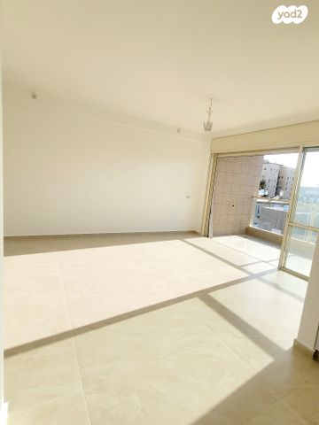 דירה, אהרון קרון, ראשונים, ראשון לציון