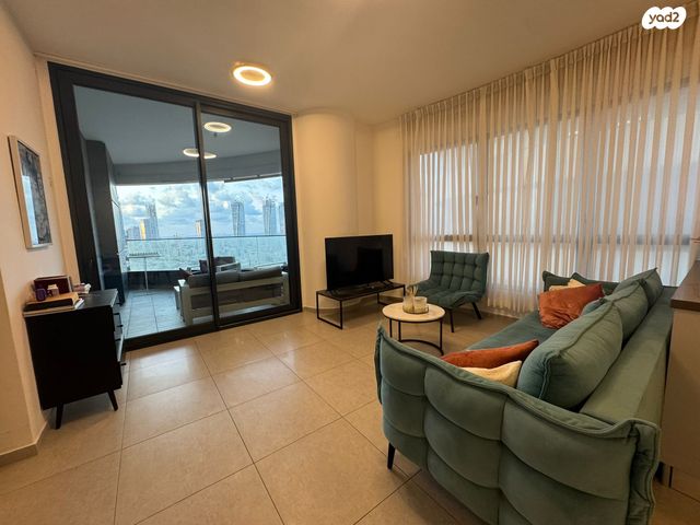 דרך מנחם בגין 158