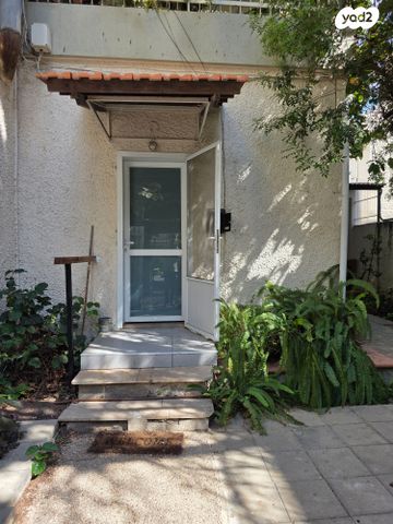 קליניקות, שדרות וייצמן 26, מרכז העיר, סביניה, הוותיקה, קרית ביאליק