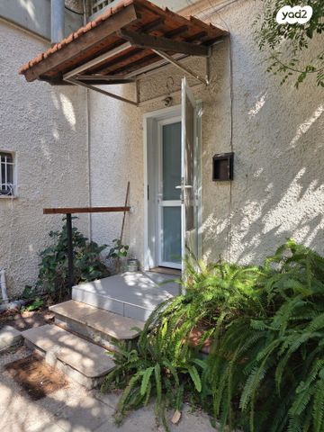 קליניקות, שדרות וייצמן 26, מרכז העיר, סביניה, הוותיקה, קרית ביאליק