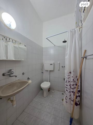 קליניקות, שדרות וייצמן 26, מרכז העיר, סביניה, הוותיקה, קרית ביאליק