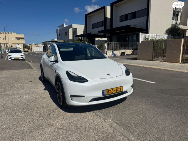 מודעת רכב טסלה מודל Y
