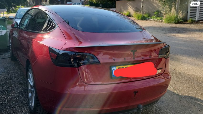 מודעת רכב טסלה מודל 3