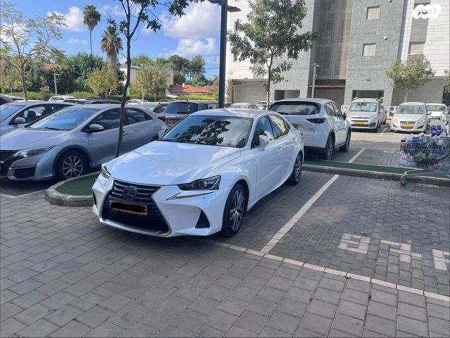 מודעת רכב לקסוס IS