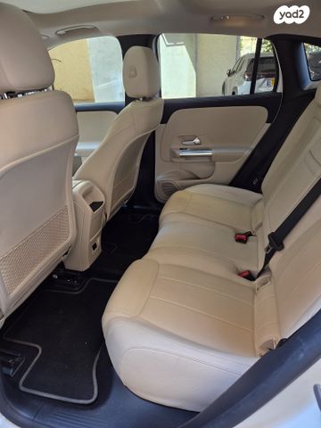 מרצדס-בנץ EQA