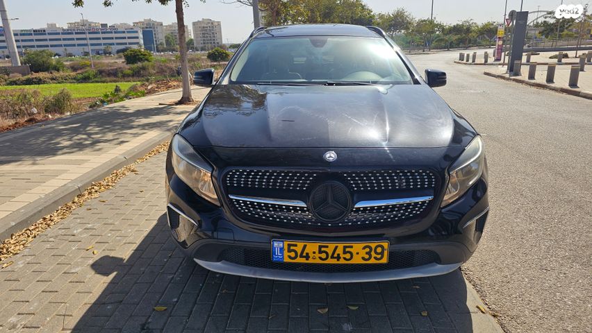 מרצדס-בנץ GLA