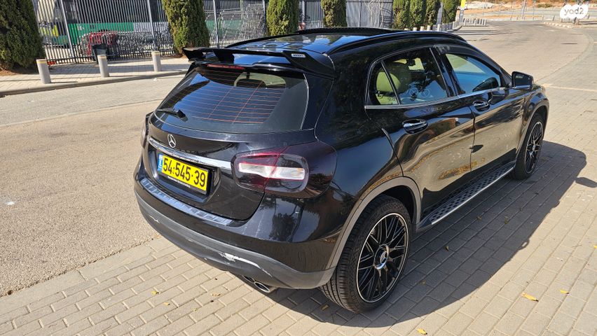 מרצדס-בנץ GLA