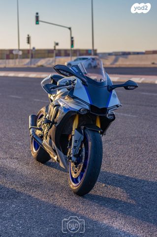 מודעת רכב ימאהה YZF-R1